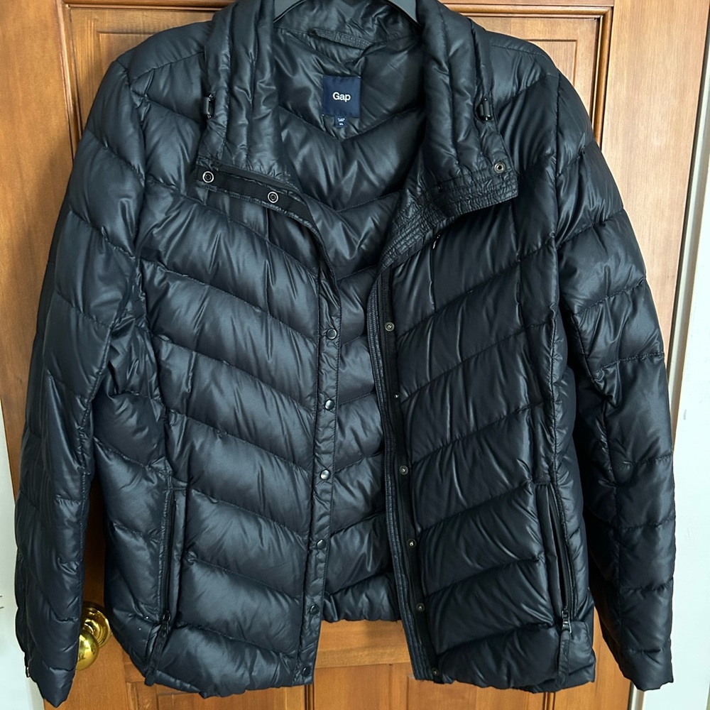 GAP Men's Dark Quilted Puffer Jacket